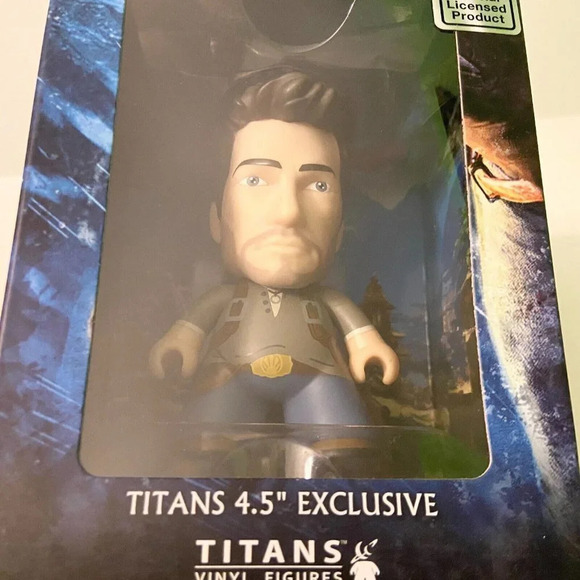 2015 Uncharted  Nathan Drake Titans 4.5 Inch Exclusive Vinyl Figure - Picture 3 of 10